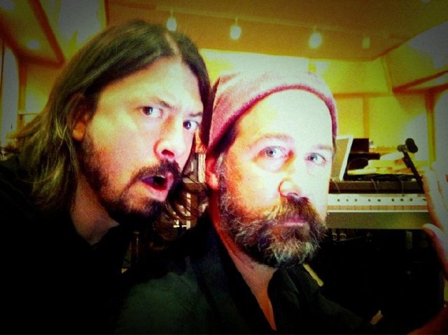 Krist Novoselic y Dave Grohl 2010